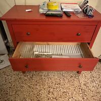 Cassettone Ikea a 3 cassetti rossi