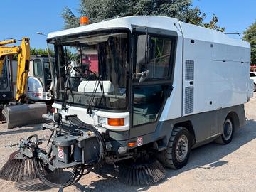 SPAZZATRICE RAVO 530 PATENTE B