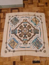 hermes foulard autentico. 