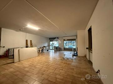 NEGOZIO A CASTIGLIONE DELLE STIVIERE