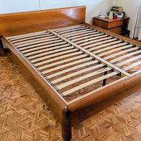 Letto matrimoniale con doghe