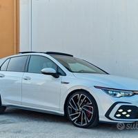 Volkswagen Golf VIII GTI 2.0cc 245cv