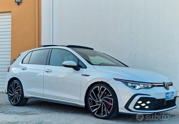 Volkswagen Golf VIII GTI 2.0cc 245cv