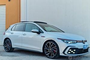 Volkswagen Golf VIII GTI 2.0cc 245cv