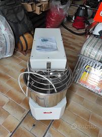 Impastatrice a spirali elettriche carrellate 12 kg