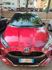 Toyota Yaris Hybrid Style Rosso perlato