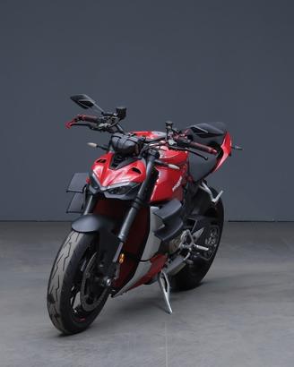 DUCATI Streetfighter V4