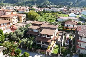 Villetta quadrifamiliare Cervinara