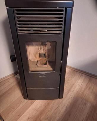 stufa a pellet Ravelli
