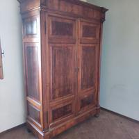 Armadio in legno massello