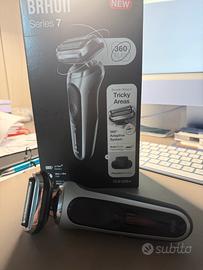 Rasoio elettrico Braun serie 7 e rifinitore barba