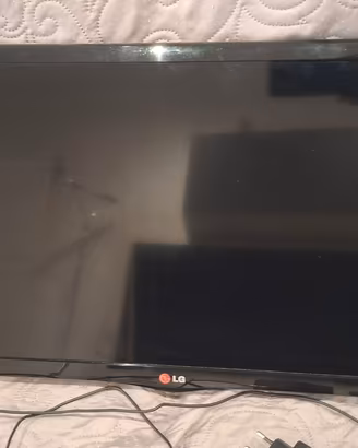 TV LG 24 pollici (NON è smart TV)