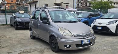 TOYOTA Yaris Verso 1.3i 16V cat Sol '03
