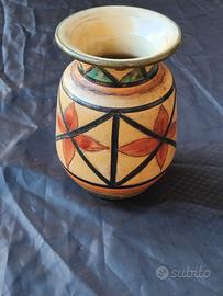 Vaso in terracotta decorativo 
