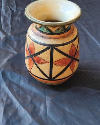 Vaso in terracotta decorativo 