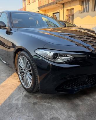 Alfa Romeo Giulia 2.2 Turbodiesel 150 CV AT8 Busin
