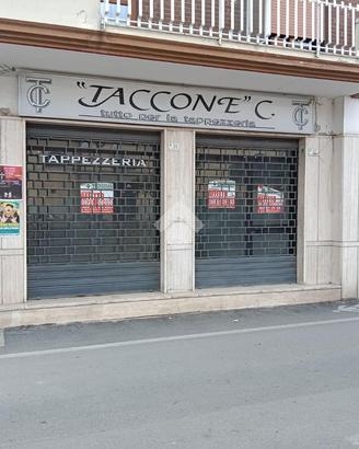 NEGOZIO A ATRIPALDA