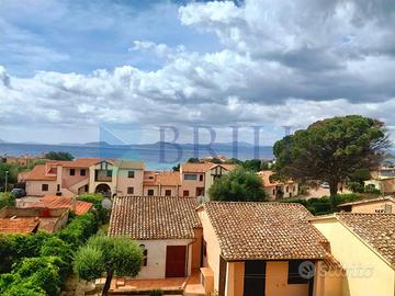 Ampia villa indipendente da ristrutturare con vist