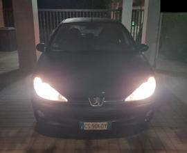 Peugeot 206 del 2005 Nera con Cerchi in Lega