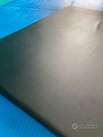 2 tappeti per esercizi a corpo libero.