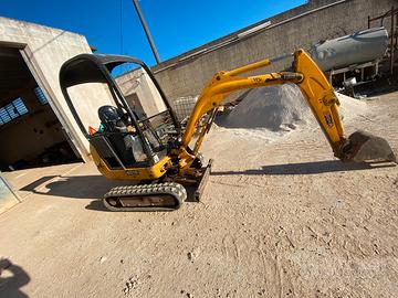 Jcb 8018
