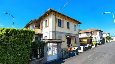 Attico / Mansarda di 80 m² con 3 locali e box auto