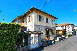 Attico / Mansarda di 80 m² con 3 locali e box auto