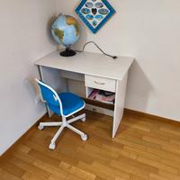 scrivania più sedia 