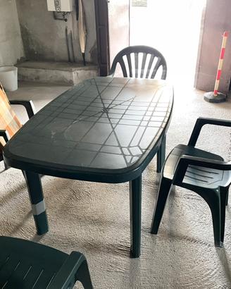 Tavolo da giardino con 4 sedie