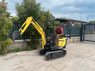 E144 Miniscavatore 8 q Eurodig allargabile