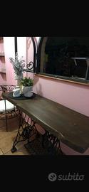 Consolle su base Singer  con  piano in massello.