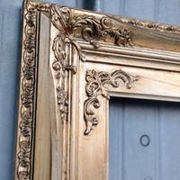 Cornice per quadri antica, intarsiata a mano.