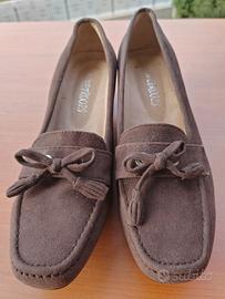 Mocassini simil‑camoscio marrone con nappine 38