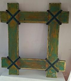 cornice in legno in stile rustico folk art