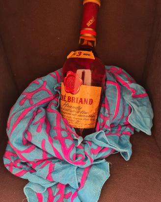 Una bottiglia di brandy René Briand 3 anni dall'It