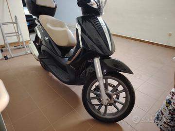 Scooter Beverly 300