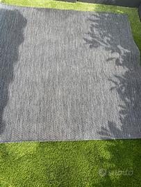 Tappeto grigio da esterno