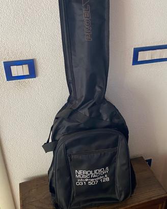 chitarra classica piccola