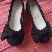 Scarpe 38  (grande) inutilizzate perchè grandi 