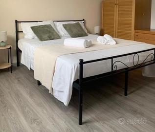 Struttura Letto e materasso matrimoniale
