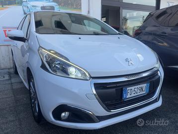 Peugeot 208 BlueHDi 75 5 porte Allure