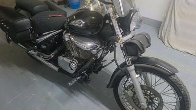 moto suzuky intruder