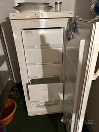 Congelatore verticale AEG