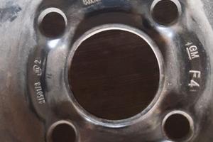 Pneumatico con cerchio in ferro 185/65 r15