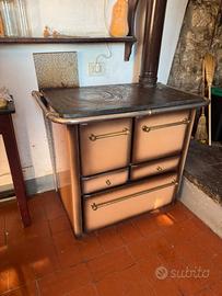 Cucina economica / stufa a legna con forno