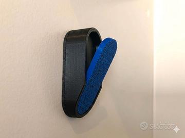 Appendiabiti  da muro ergonomico
