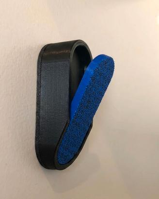 Appendiabiti  da muro ergonomico