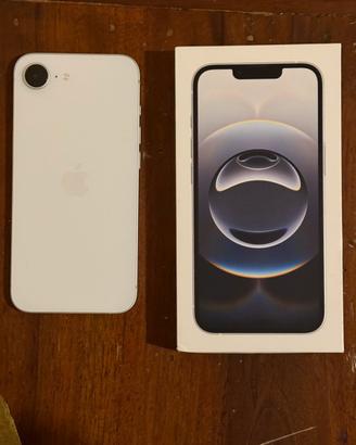 iphone  16e pari al NUOVO