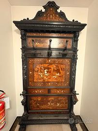 Mobile da ingresso in stile rinascimentale