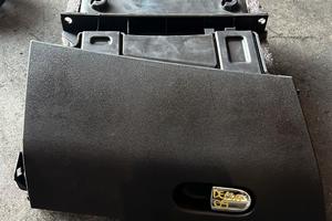 Cassetto portaoggetti lancia delta anno 2007